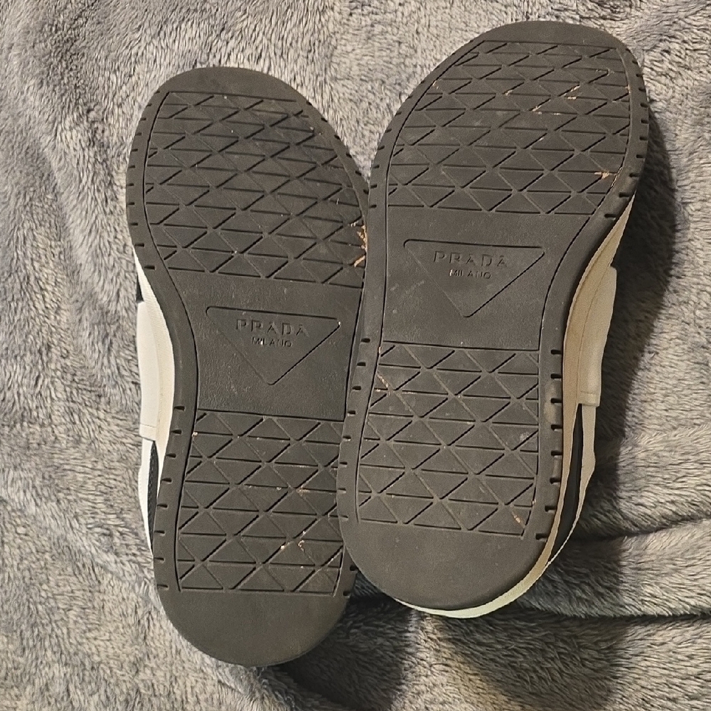 Prada Black and White Low-Top Sneakers with Triangular Logo - Picture 4 of 6